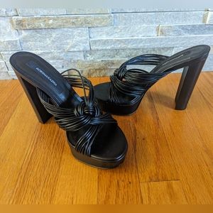 New Beautiful BCBG sandals black size 6